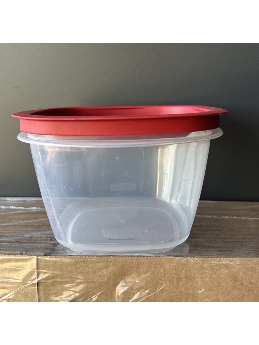 Rubbermaid 7 Cup 1.6 L Container 7J63 Easy Find Red Snap Lid